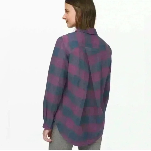 LULULEMON "Full Day Ahead" Women's button down plaid flannel shirt Size 6 - Picture 7 of 9